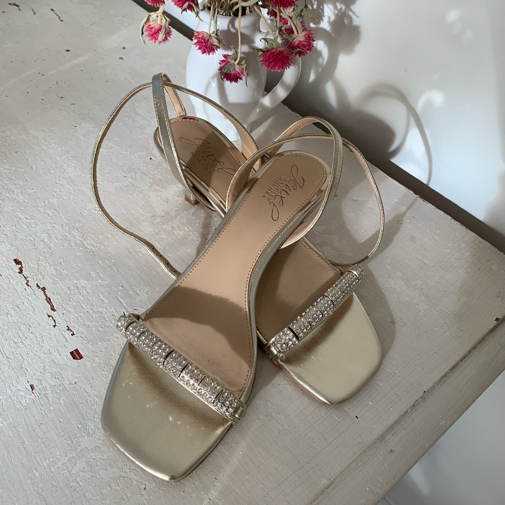 Jewel Badgley Michka Charisma Kitten heel in gold size 6